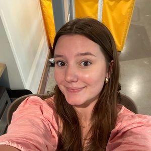 Meet your Posher, Maya